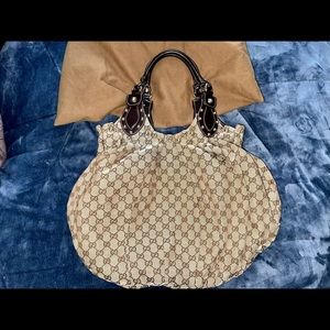 Vintage lightly worn Gucci shoulder bag with dust bag